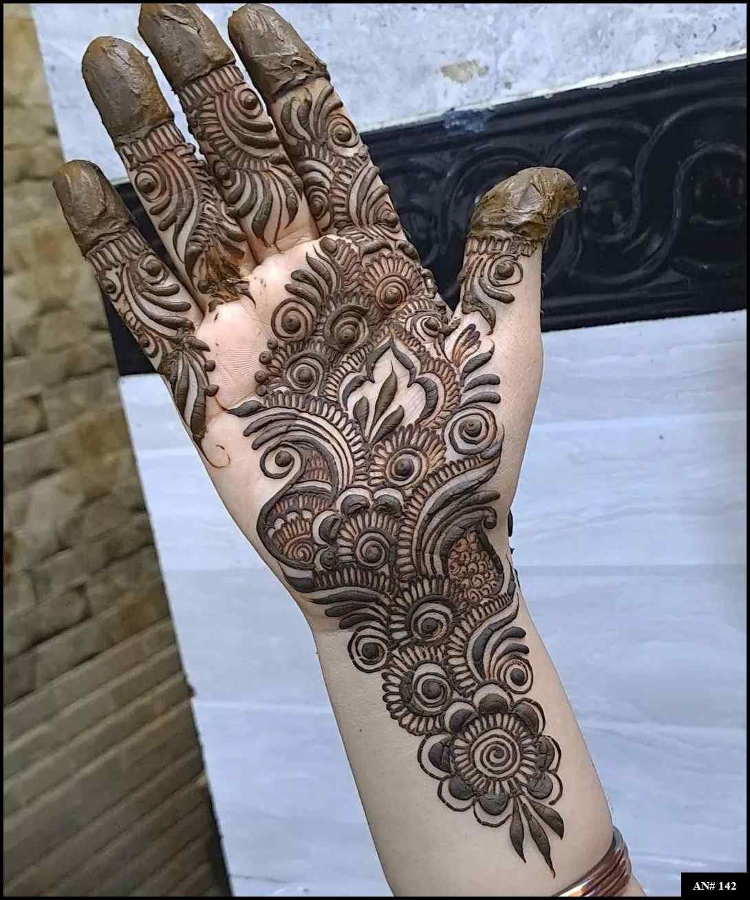 finger-royal-front-hand-mehndi-design