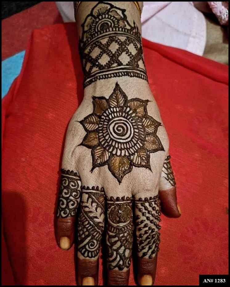 flower-mehndi-design-for-front-hand