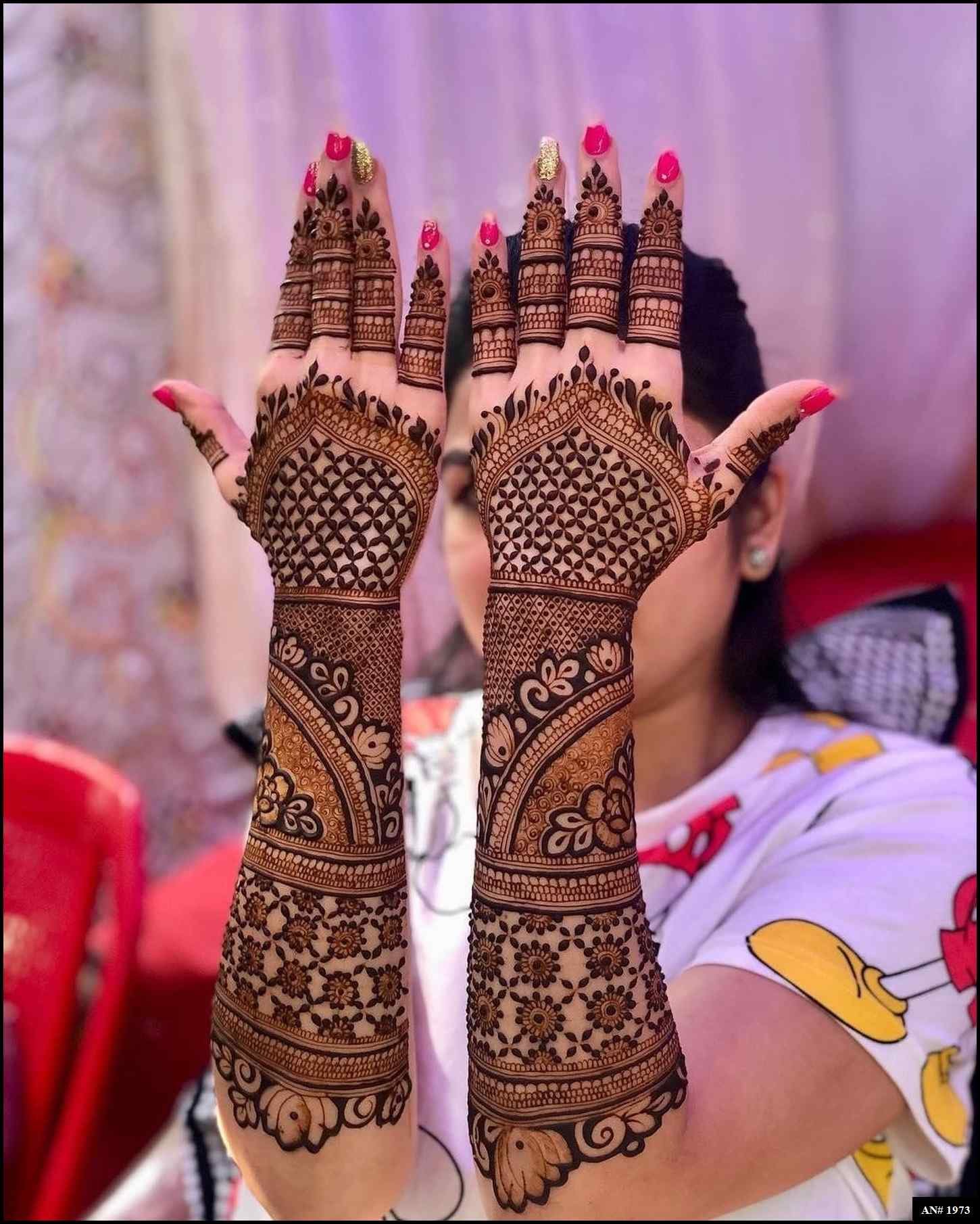 full-hand-mehndi-design-for-bridal