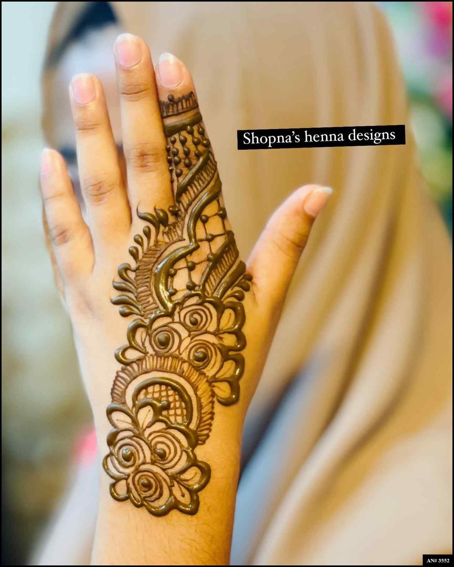 dulhan-back-full-hand-bridal-mehndi-design
