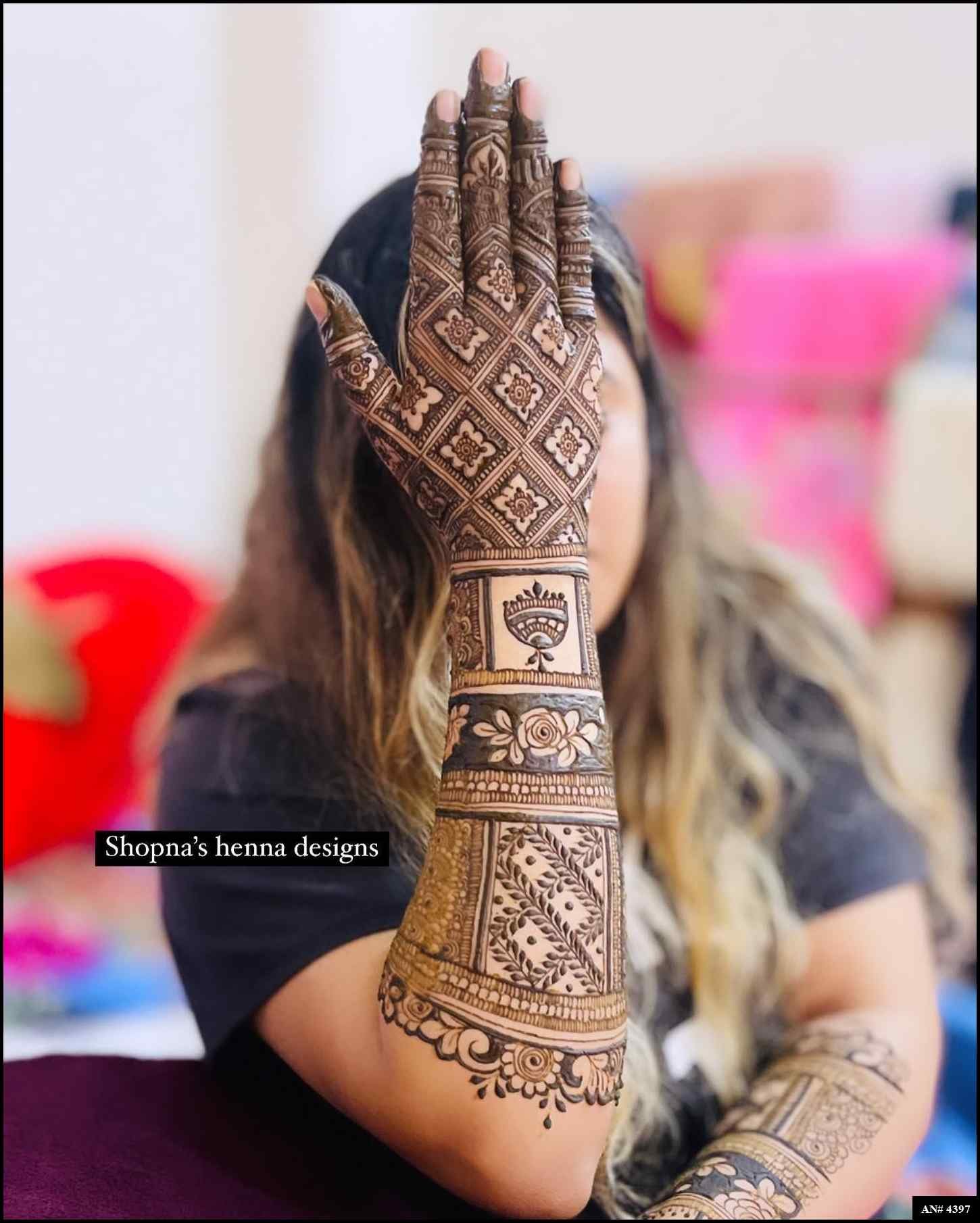 Back Side Mehndi Design AN 4397