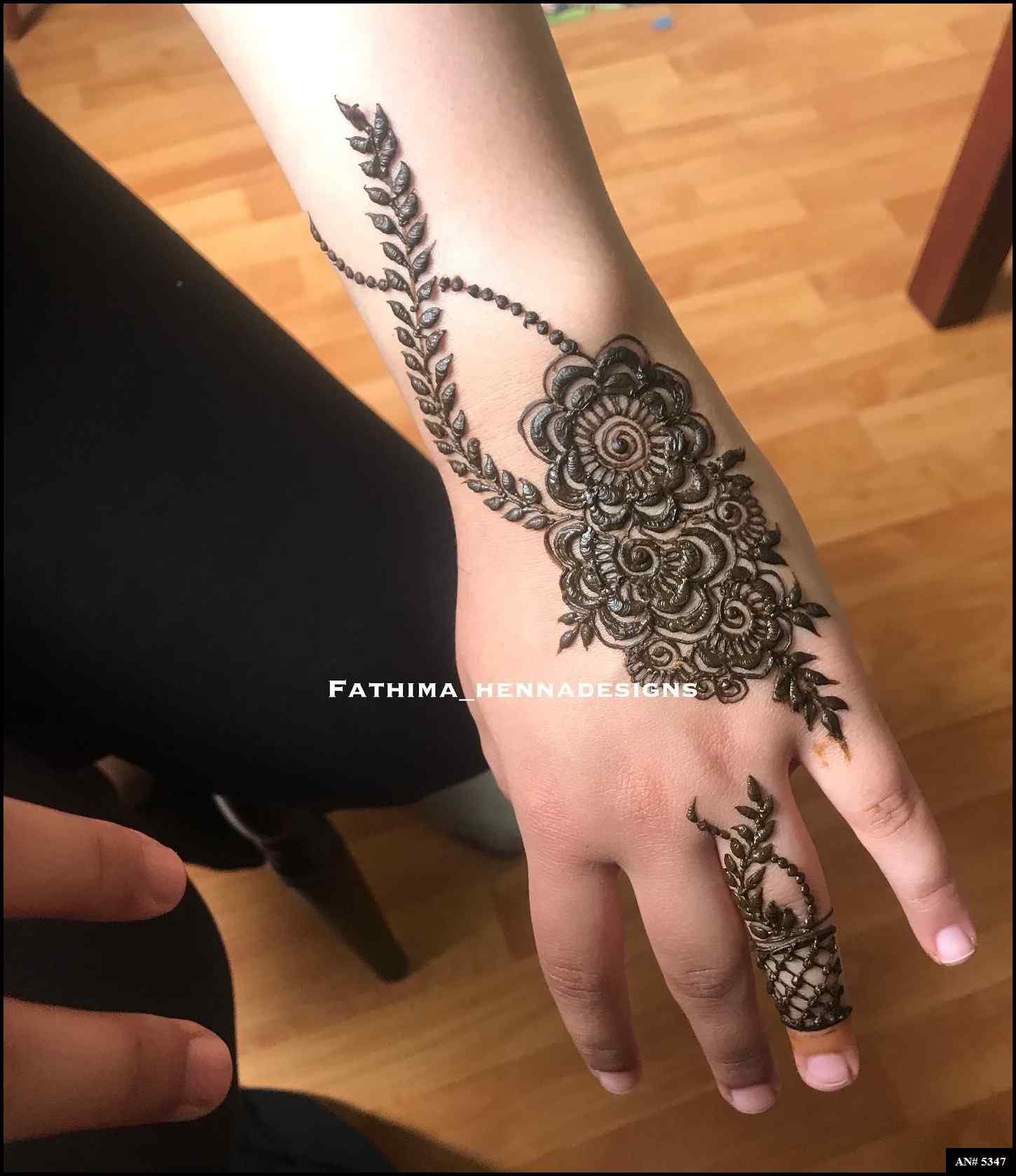 Most Beautiful One Side Mehndi Design - Very Simple Mehndi Henna Designs  For Hand - video Dailymotion