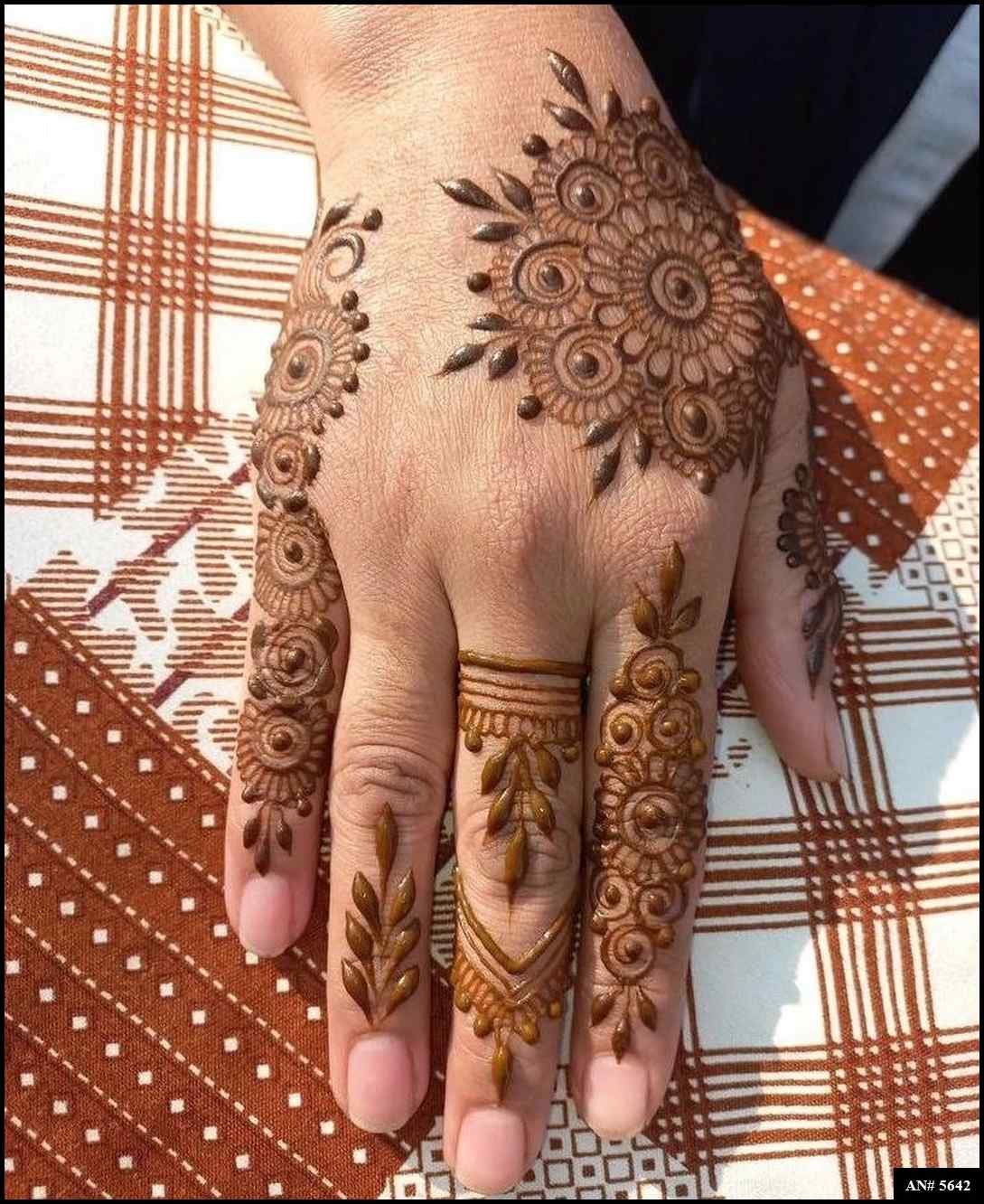 bridal-mehndi-designs-for-back-hand
