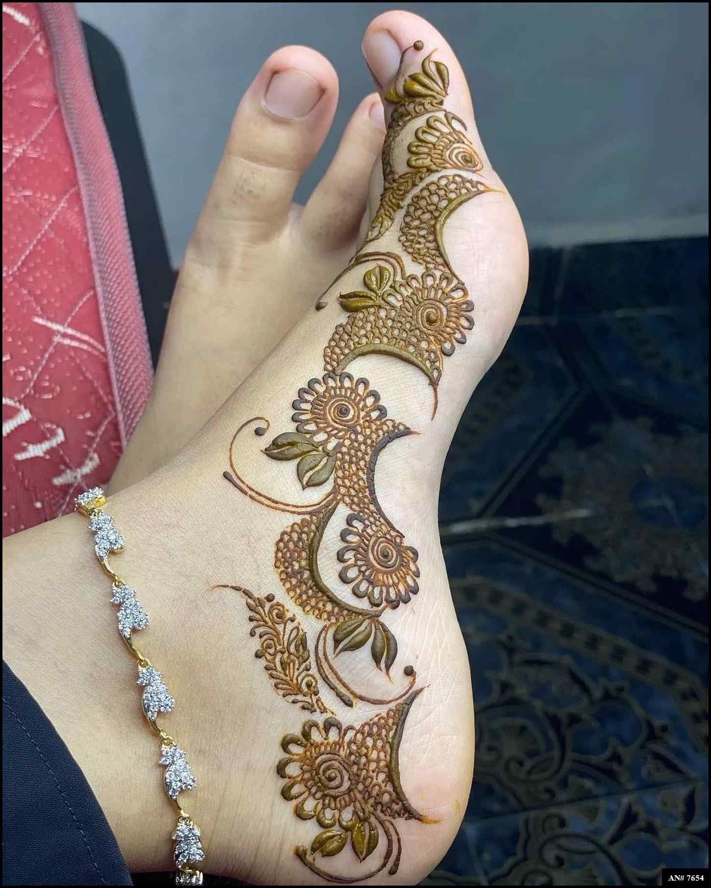 Foot Simple Mehndi Design AN 7654