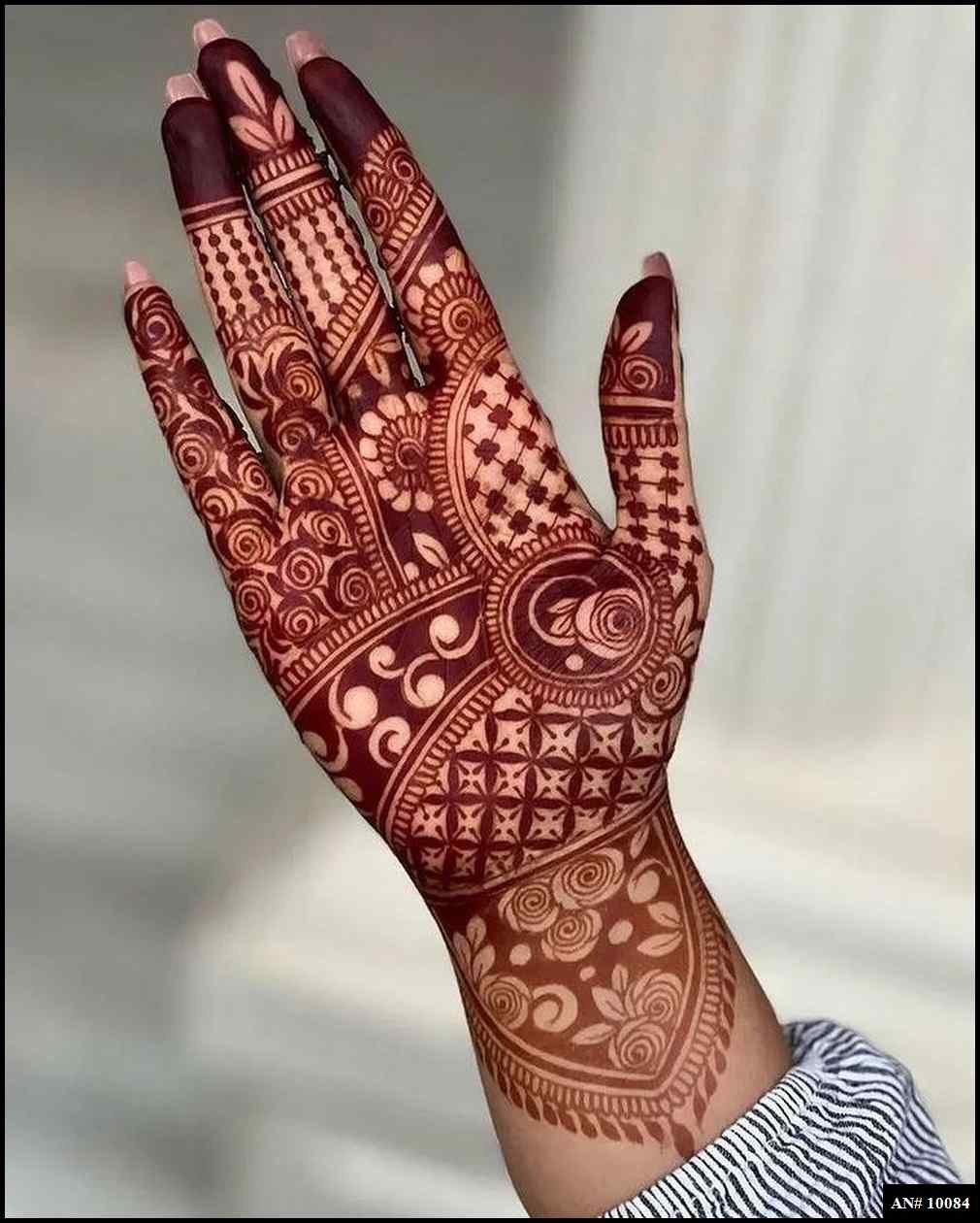 Front Hand Mehndi Design AN 10084