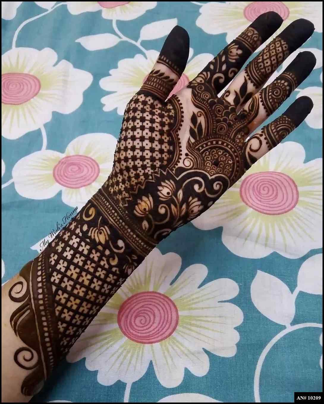 Front Hand Mehndi Design AN 10209