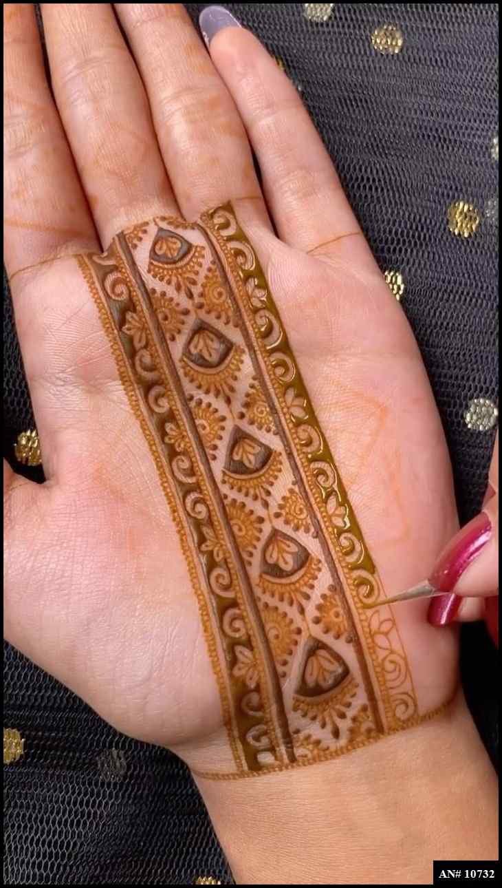 Front Hand Mehndi Design AN 10732