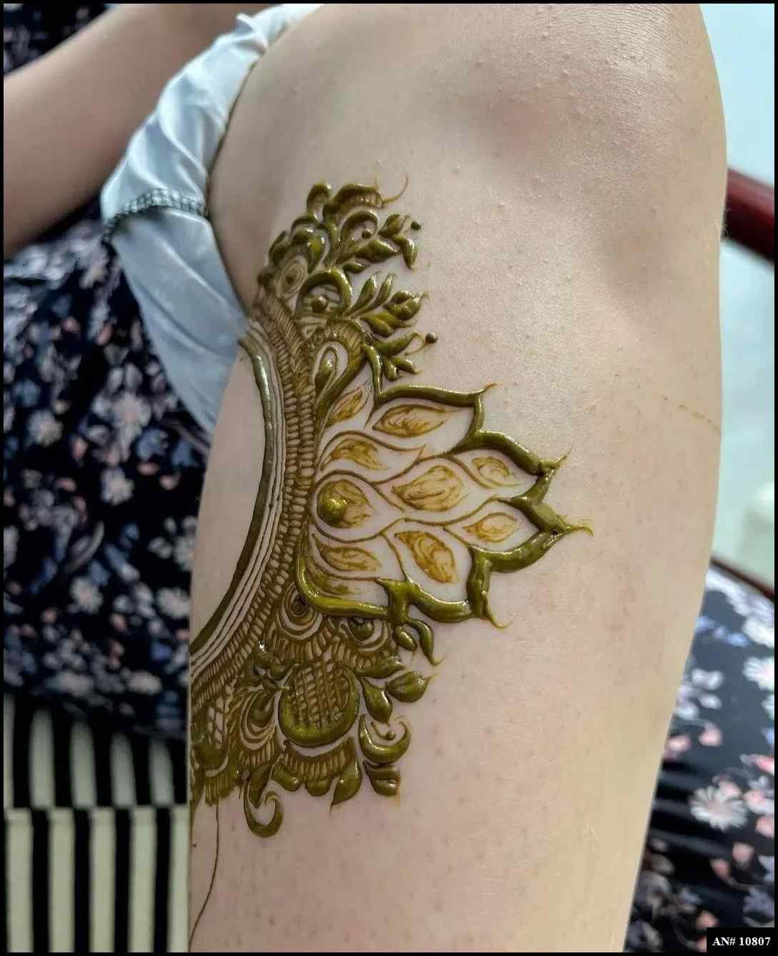 Front Hand Mehndi Design AN 10807