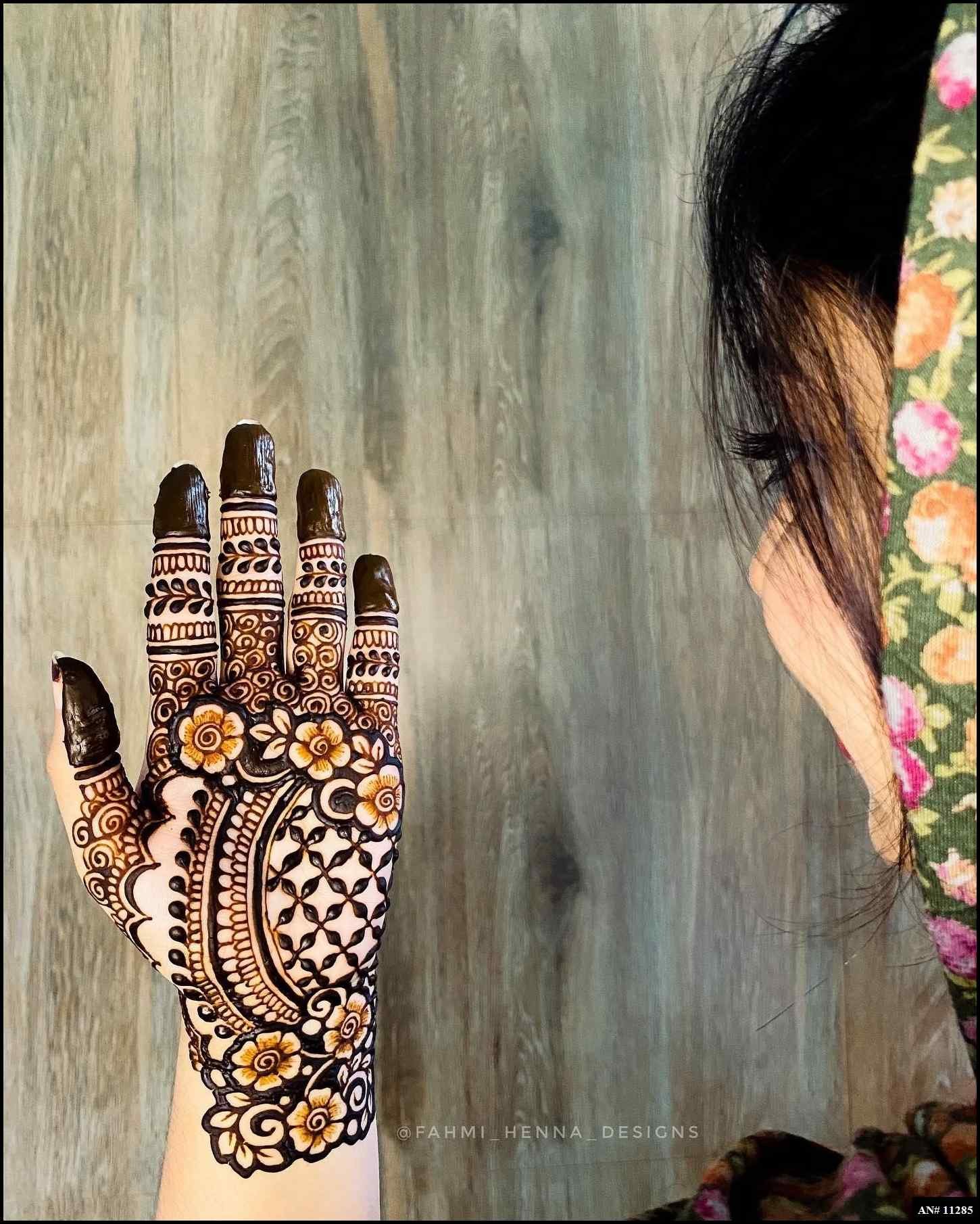 Front Hand Mehndi Design AN 11285