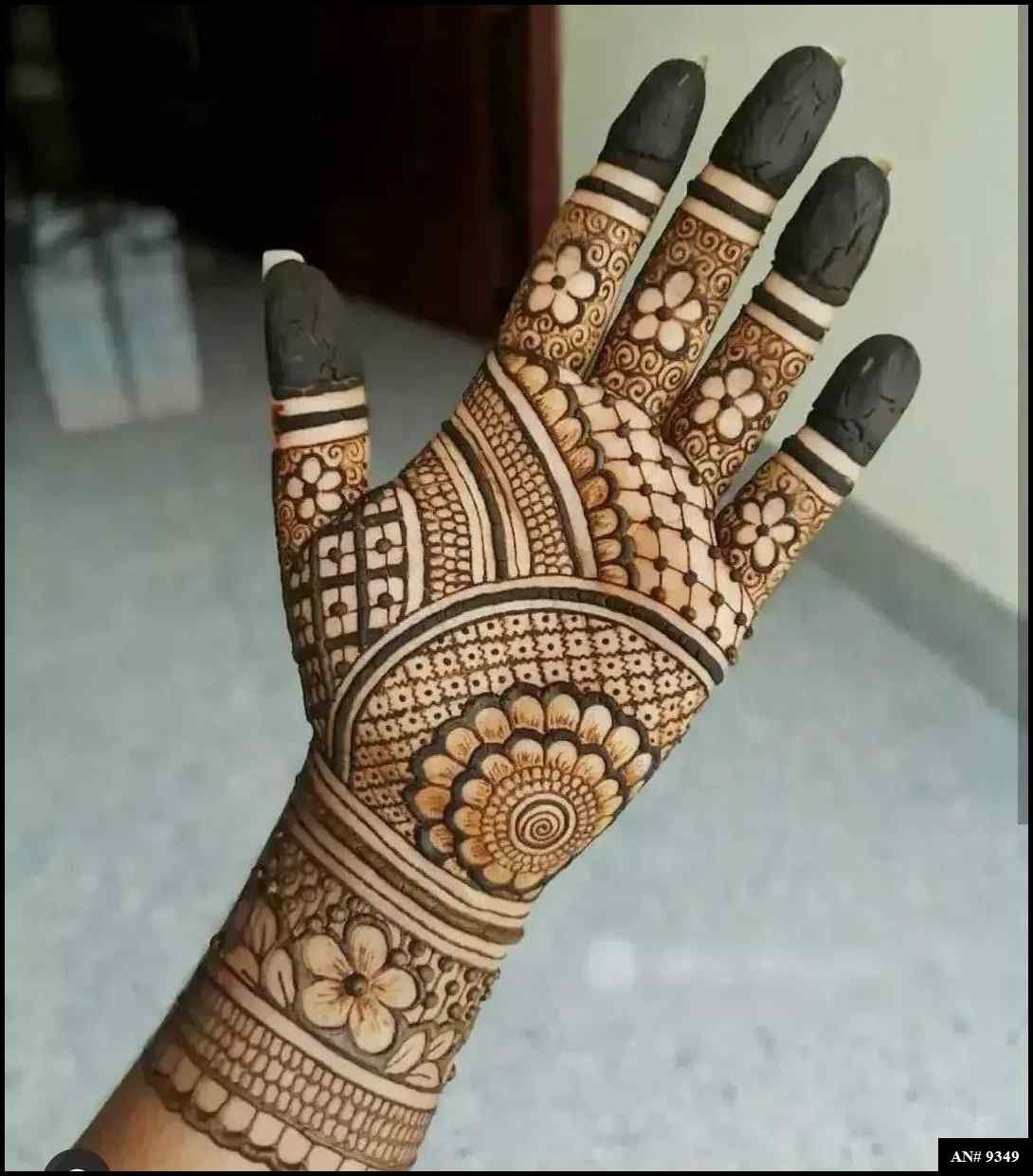 Front Hand Mehndi Design AN 9349