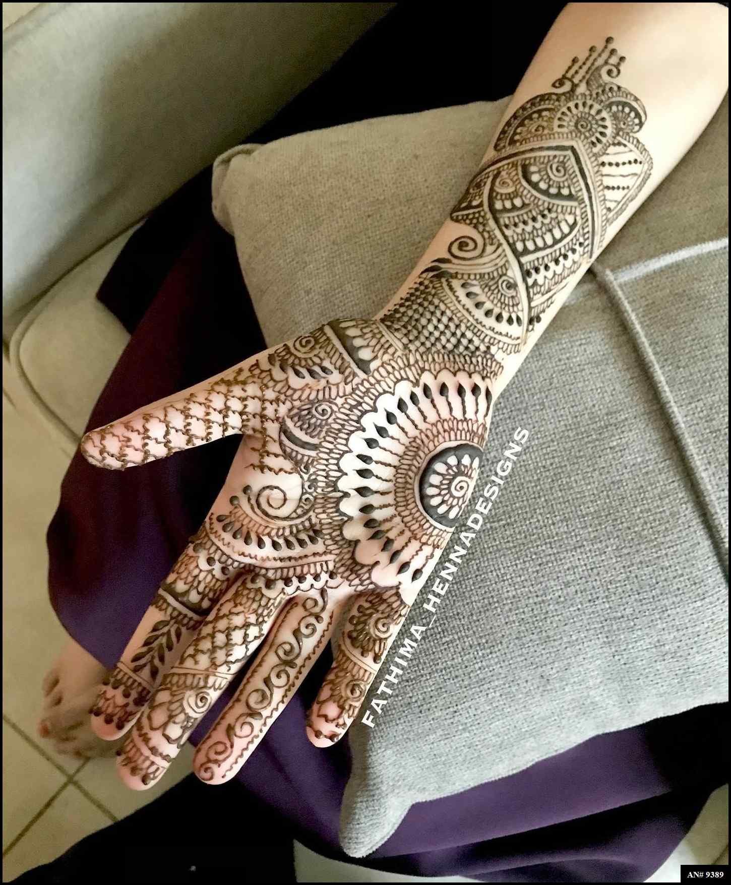 simple-mehndi-design-for-front-hand