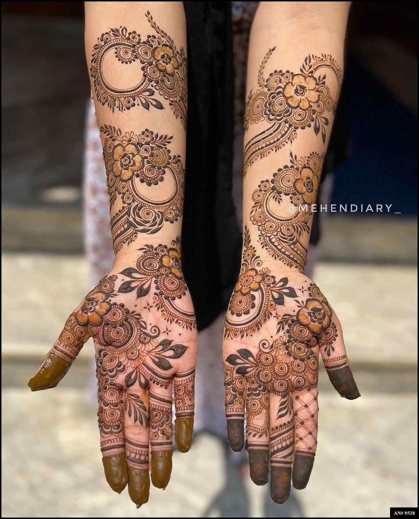 Front Hand Mehndi Design AN 9528