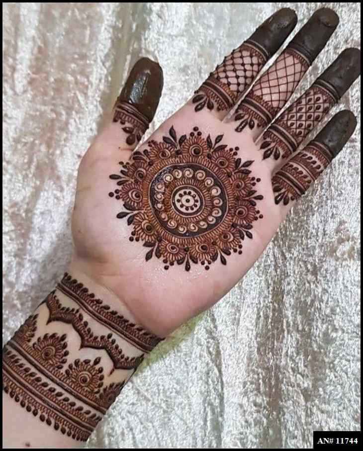 Front Hand Simple Mehndi Design AN 11744