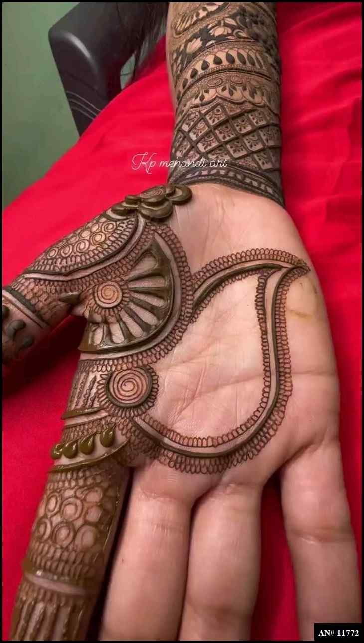 Front Hand Simple Mehndi Design AN 11772