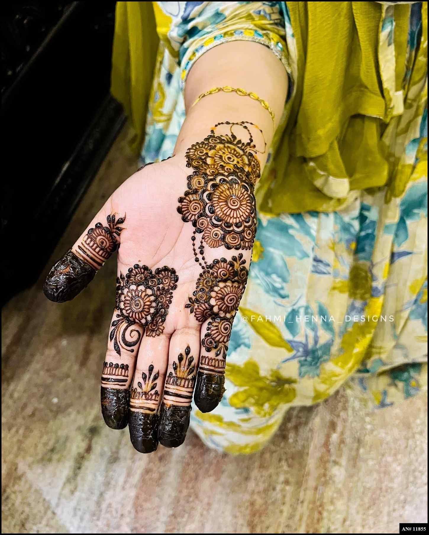 Front Hand Simple Mehndi Design AN 11855