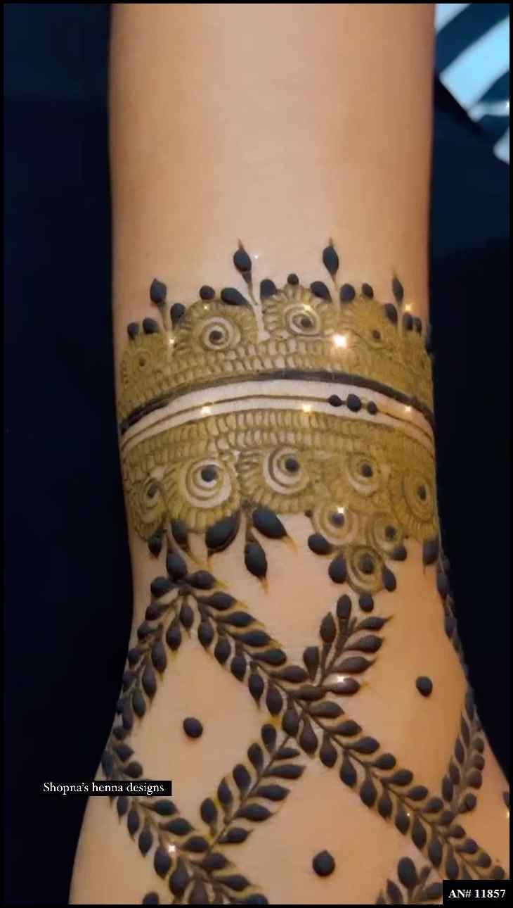 Front Hand Simple Mehndi Design AN 11857