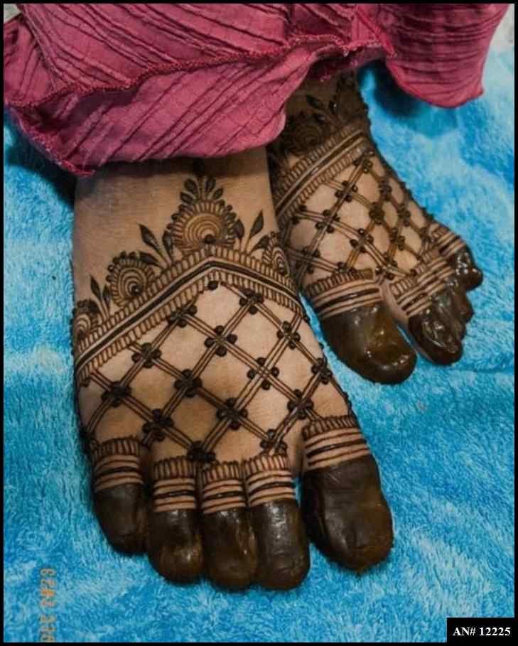Modern Foot Mehndi Design [AN 12225]